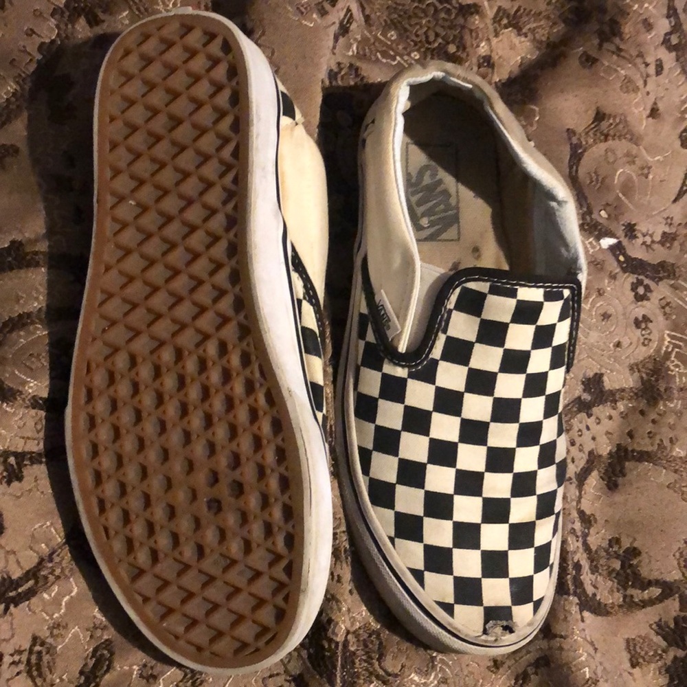 10$ checkered vans